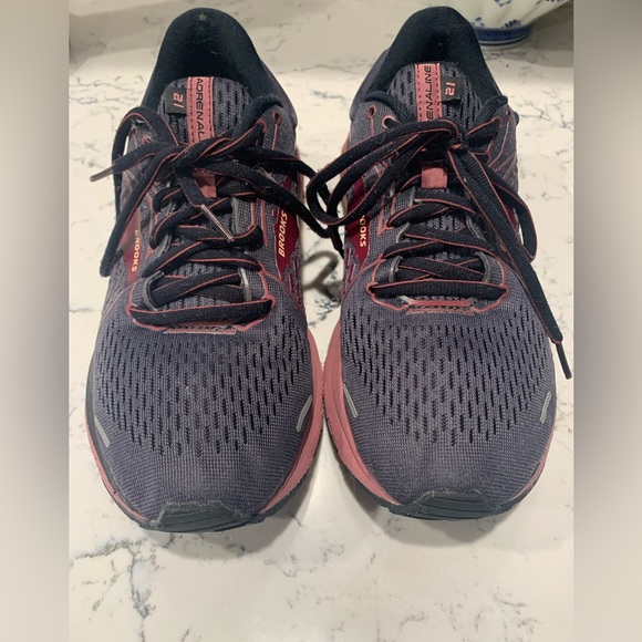 Brooks Adrenaline 21 size 8.5 womans running sneakers - Picture 1 of 8
